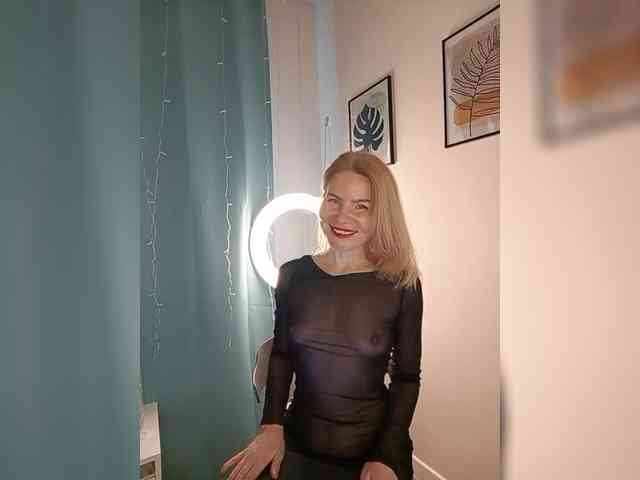 WomenS webcam
