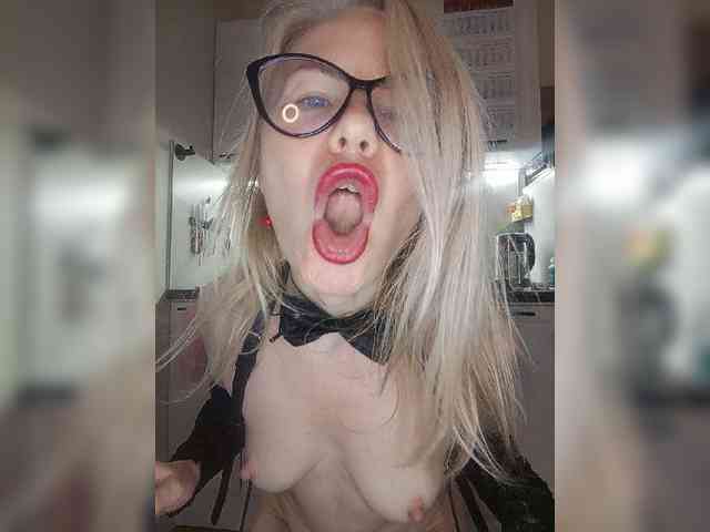 CheapSlutOnline webcam