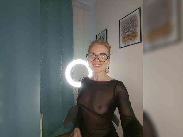 WomenS webcam