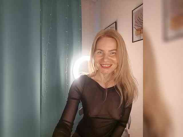 WomenS webcam
