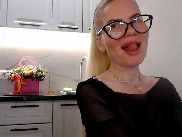 WomenS webcam