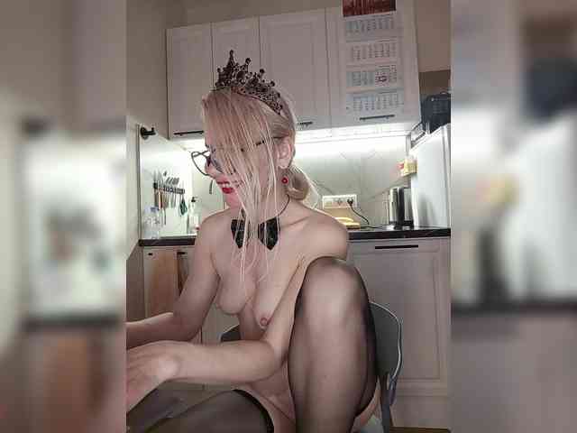 CheapSlutOnline webcam