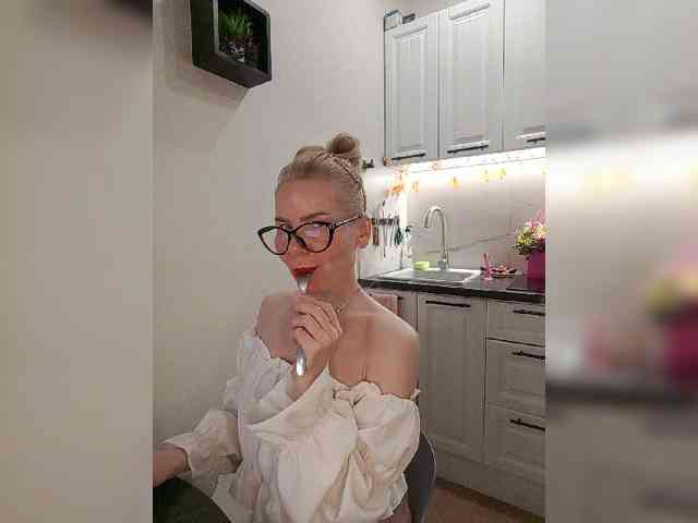 WomenS webcam