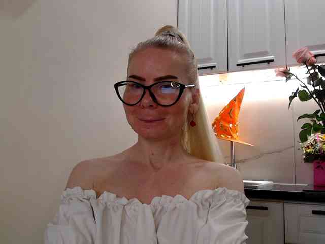 private live web cam Miss-1m