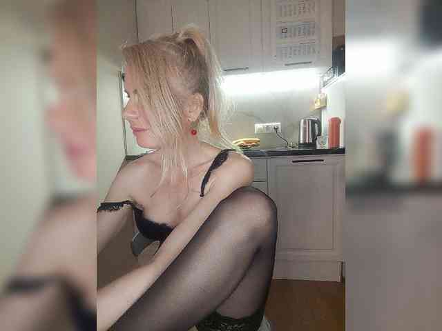 MrMrsLoungeSexBar webcam
