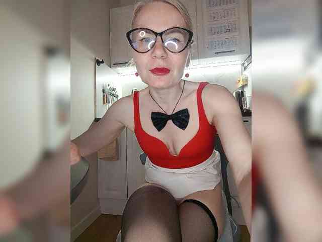 CheapSlutOnline webcam