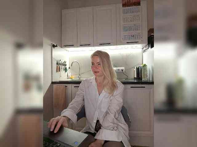 WomenS webcam
