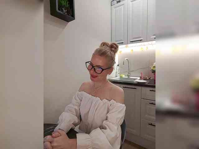 WomenS webcam