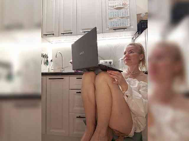 WomenS webcam