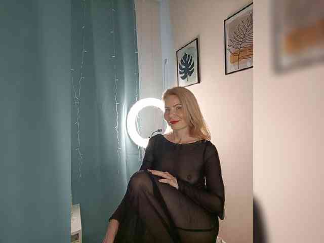 WomenS webcam