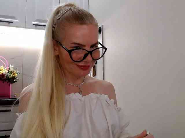 WomenS webcam