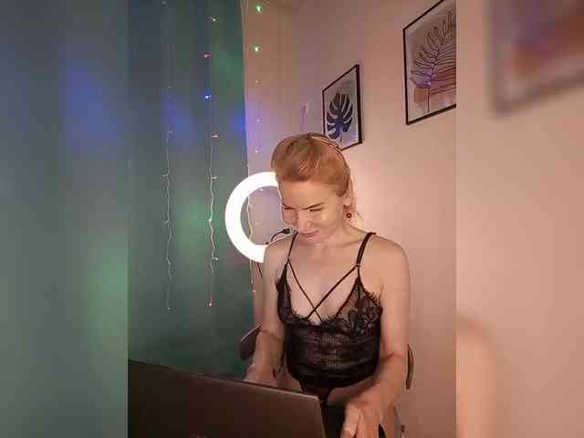 WomenS webcam