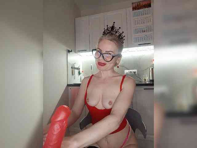 CheapSlutOnline webcam