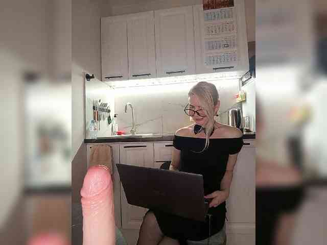 CheapSlutOnline webcam