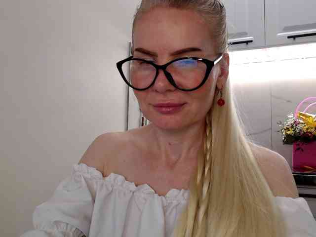 WomenS webcam