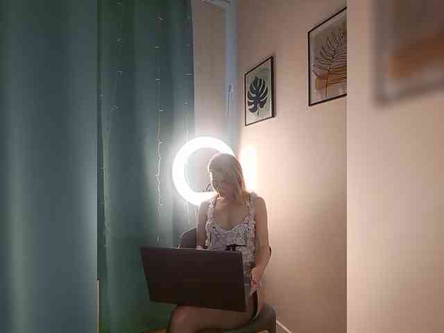 WomenS webcam