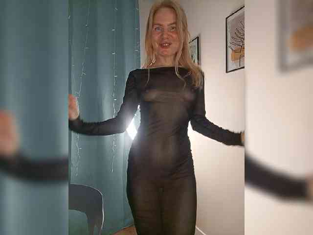 WomenS webcam