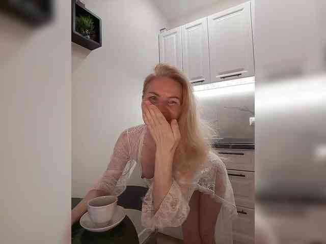WomenS webcam