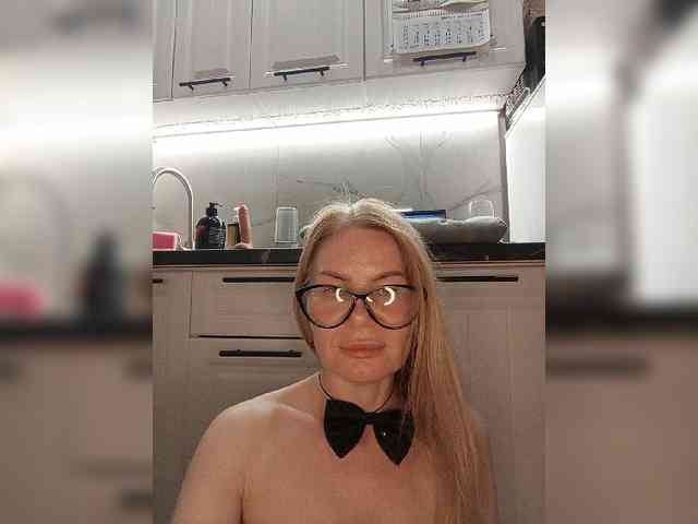 WomenS webcam