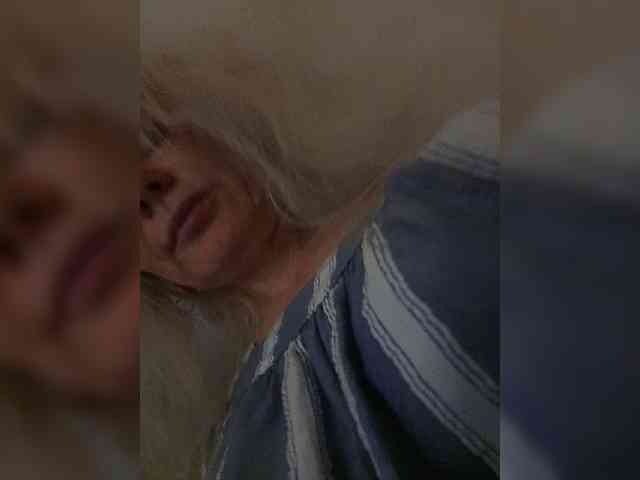 WomenS webcam