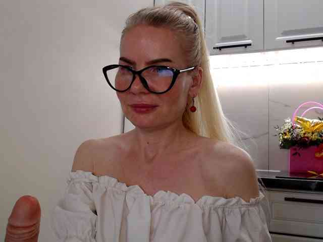 WomenS webcam