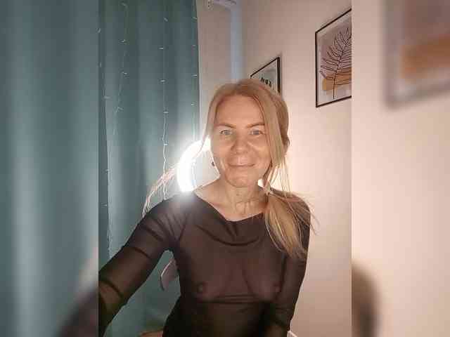 WomenS webcam