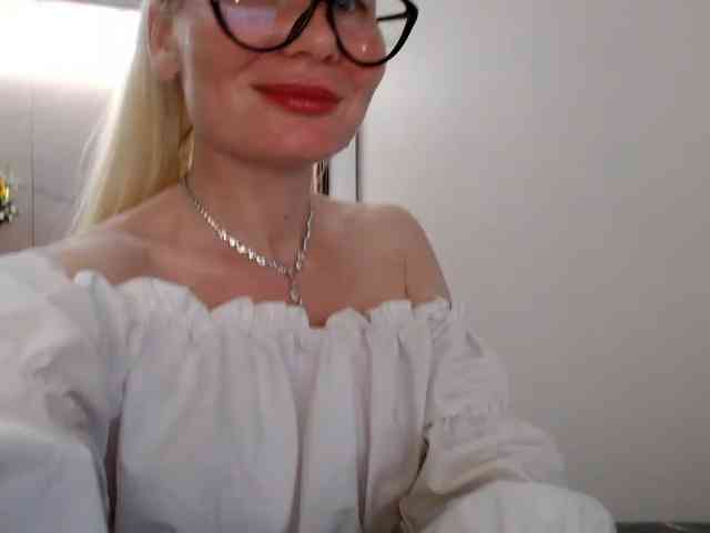 WomenS webcam