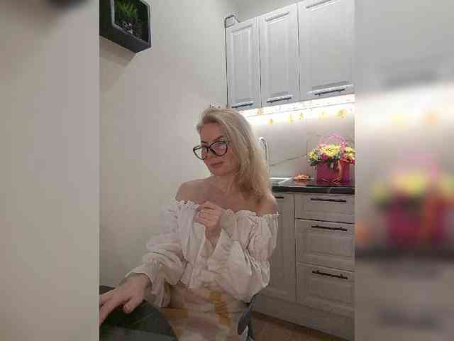 WomenS webcam