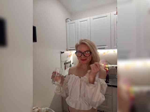 WomenS webcam