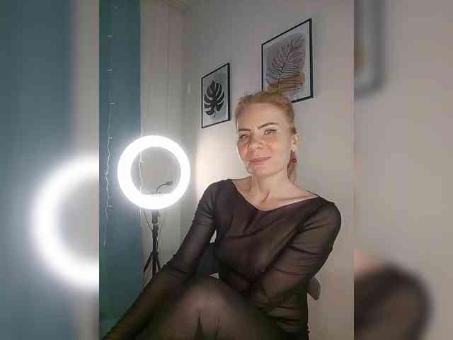 WomenS webcam