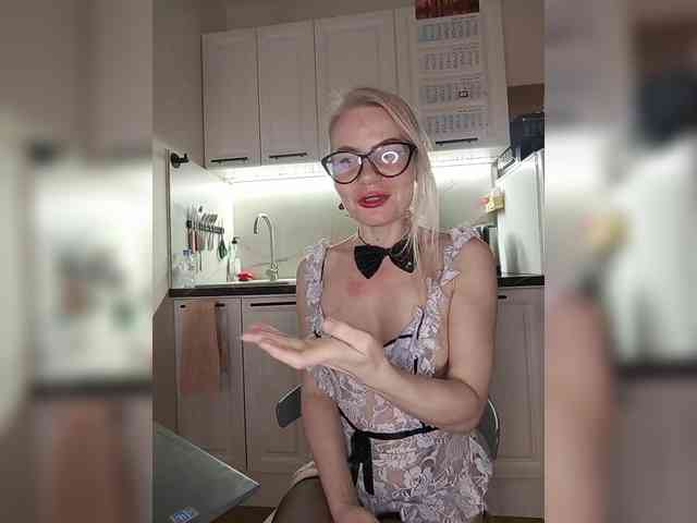 CheapSlutOnline webcam