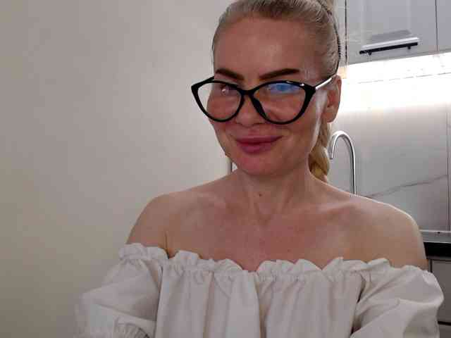 WomenS webcam