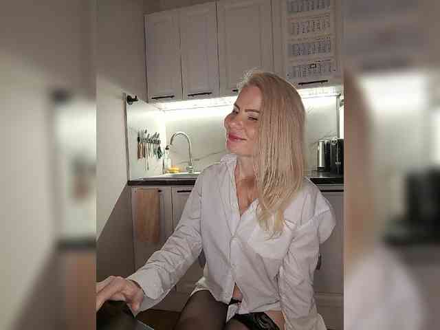 WomenS webcam