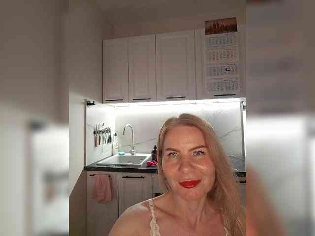 WomenS webcam