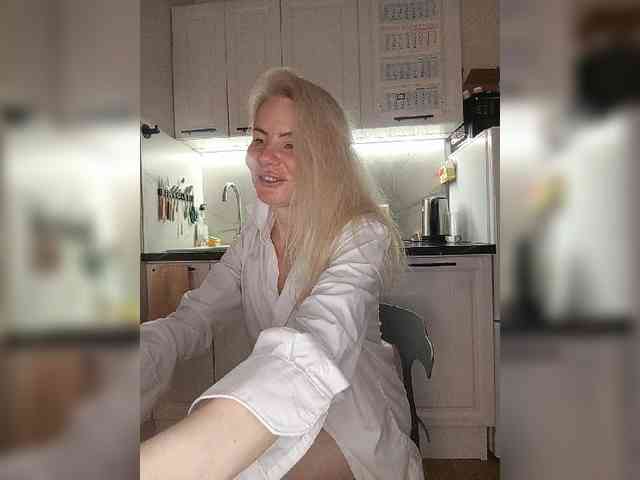 CheapSlutOnline webcam