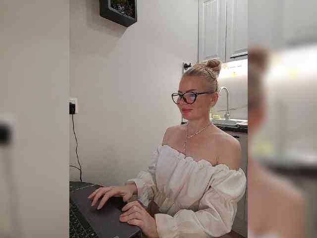 WomenS webcam