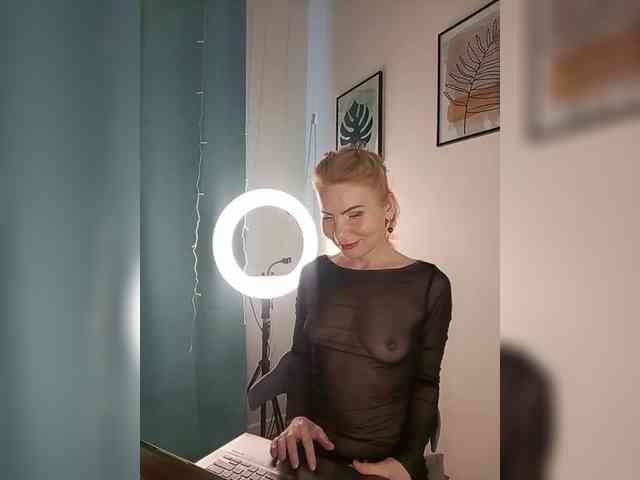 WomenS webcam