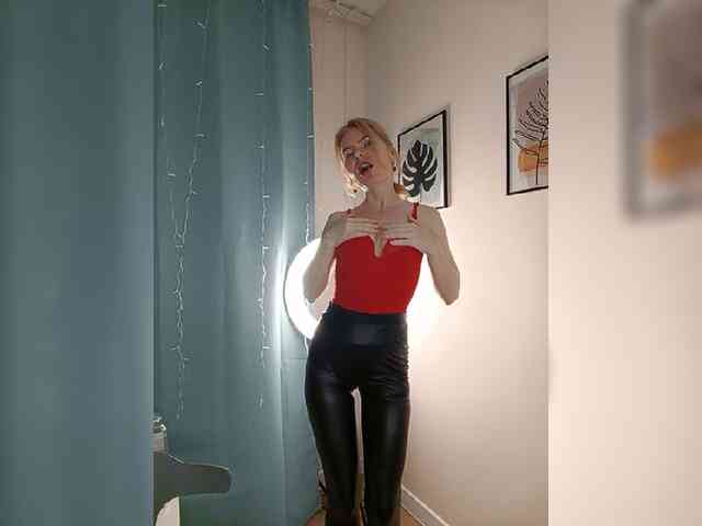 WomenS webcam