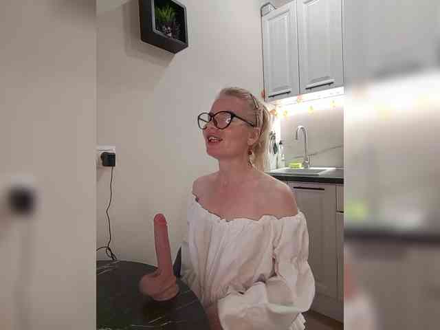 WomenS webcam