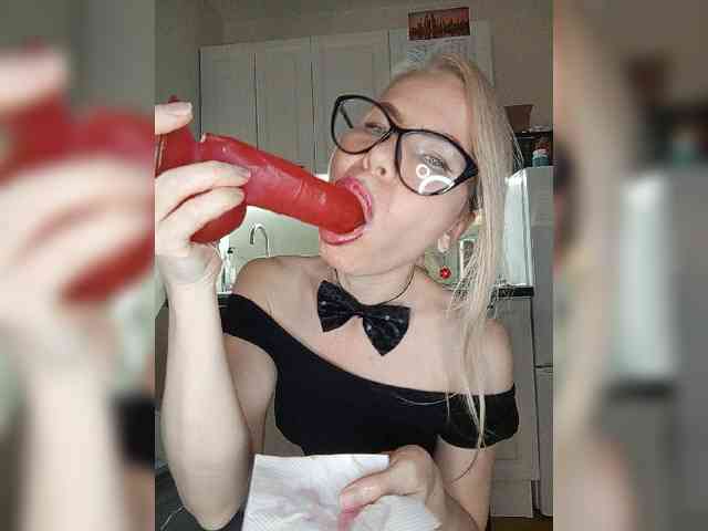 CheapSlutOnline webcam