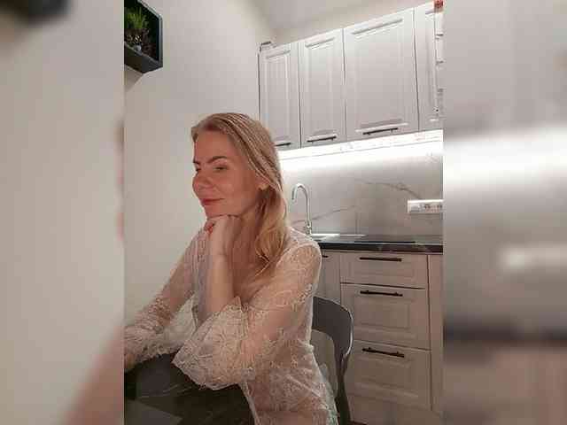 WomenS webcam