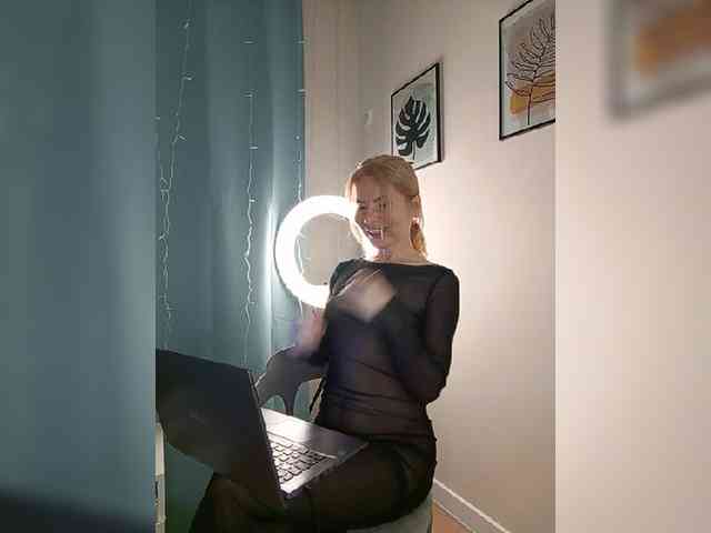 WomenS webcam