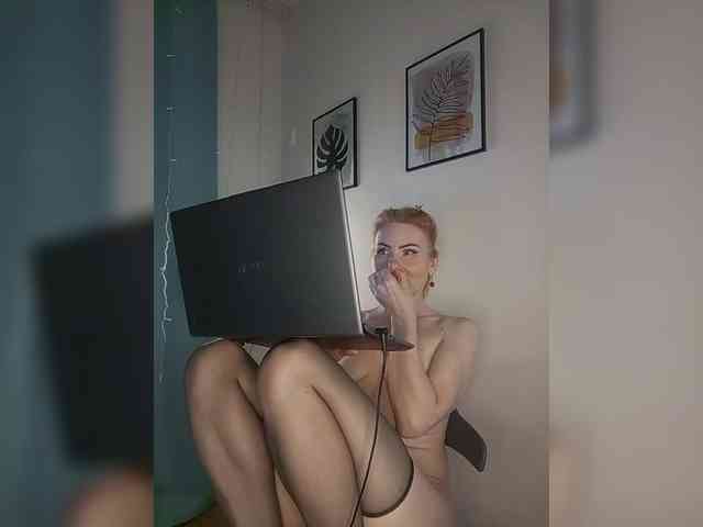 WomenS webcam