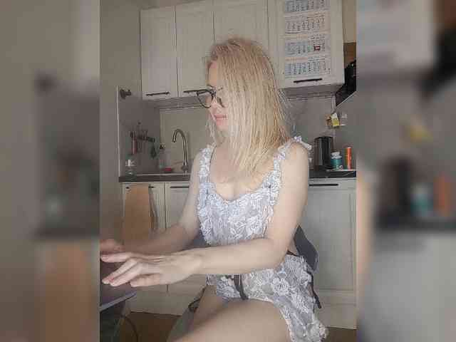 CheapSlutOnline webcam