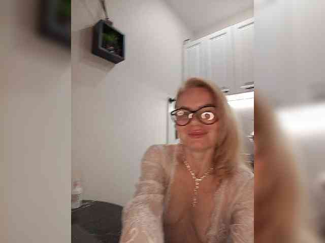 WomenS webcam