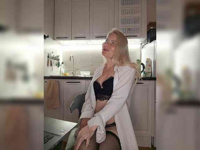 WomenS webcam