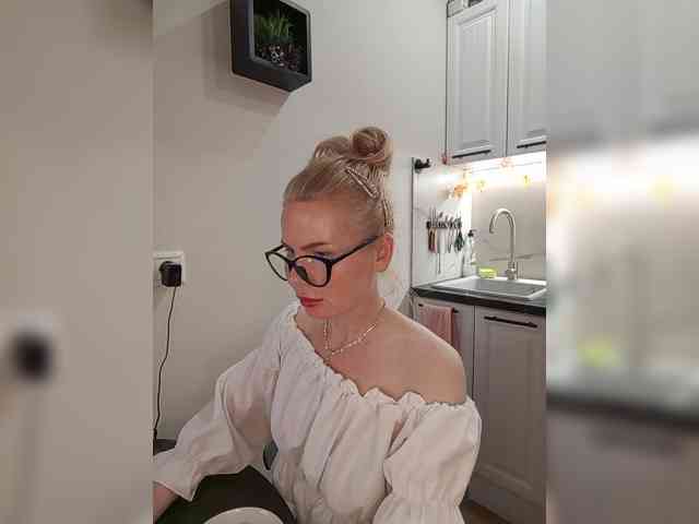 WomenS webcam