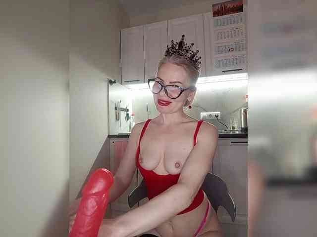 CheapSlutOnline webcam