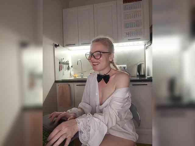 WomenS webcam