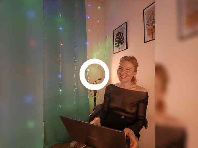 womens's live room